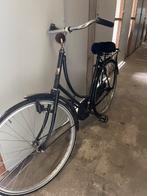 Oude oma fiets toe aan opknapbeurt, Ophalen