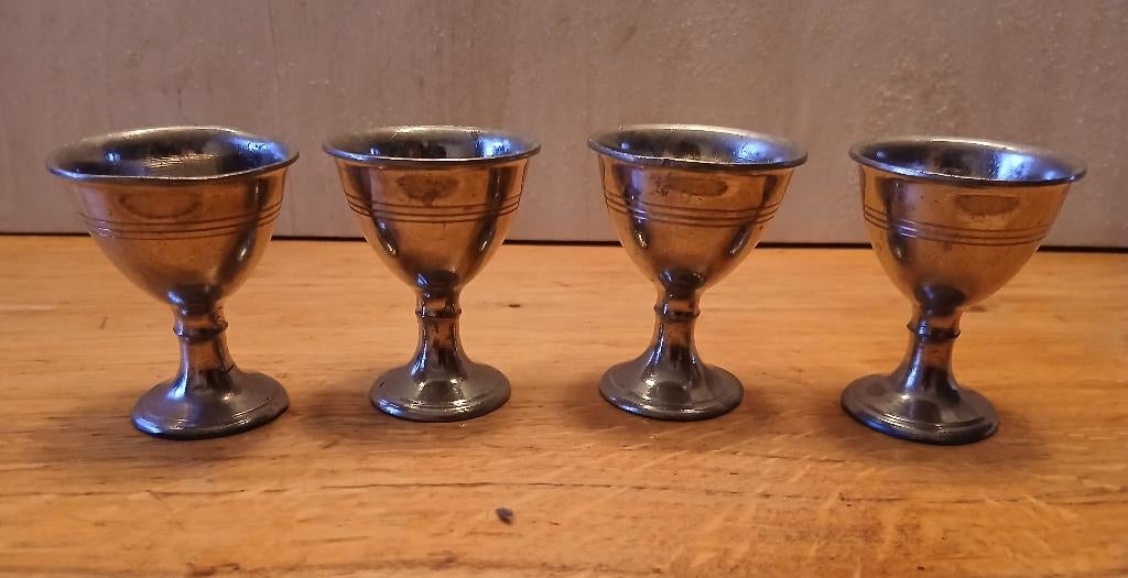 Vintage set van 4 eierdoppen van verzilverd metaal, Overige materialen, Gebruikt, Overige typen, Ophalen of Verzenden