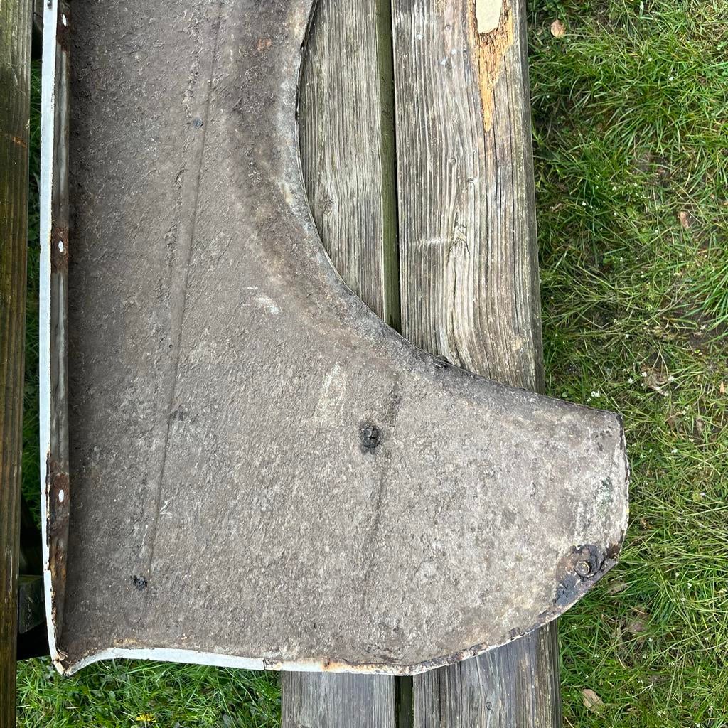 Rechter voorscherm Volkswsgen Golf 1 / Caddy mk1, Auto-onderdelen, Carrosserie en Plaatwerk, Gebruikt, Ophalen of Verzenden, Spatbord