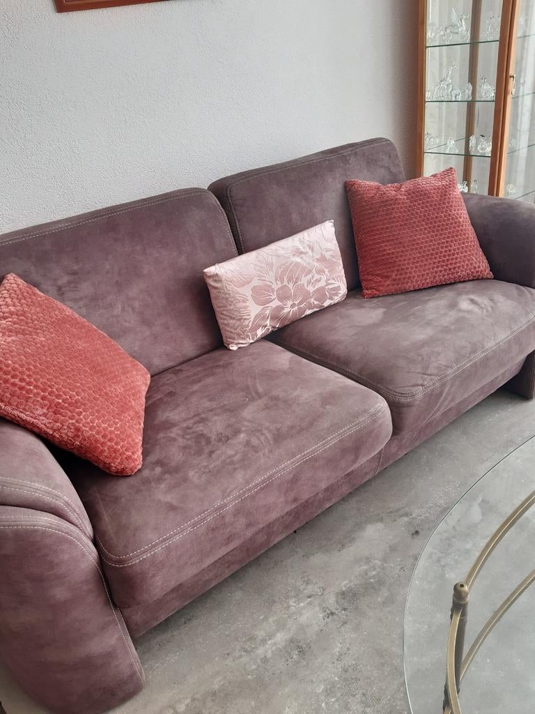 Gratis  2 1/2 zitter en 2 zits bank, stof, bruin, Huis en Inrichting, Banken | Bankstellen, Ophalen, Gebruikt, 150 tot 200 cm