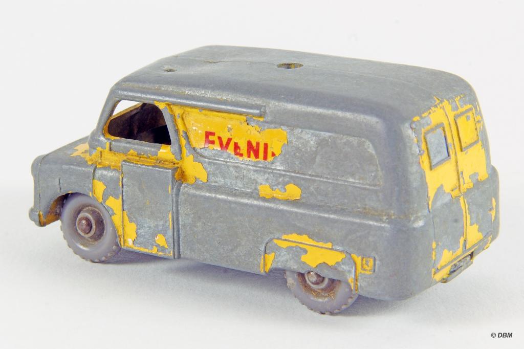Bedford Evening News Van van Lesney Matchbox No.42 (1), Ophalen of Verzenden, Gebruikt, Bus of Vrachtwagen