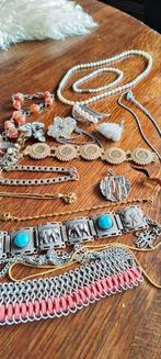 Lot vintage sieraden: kettingen, armbanden, broches, Ophalen of Verzenden, Zilver, Ketting, Verguld