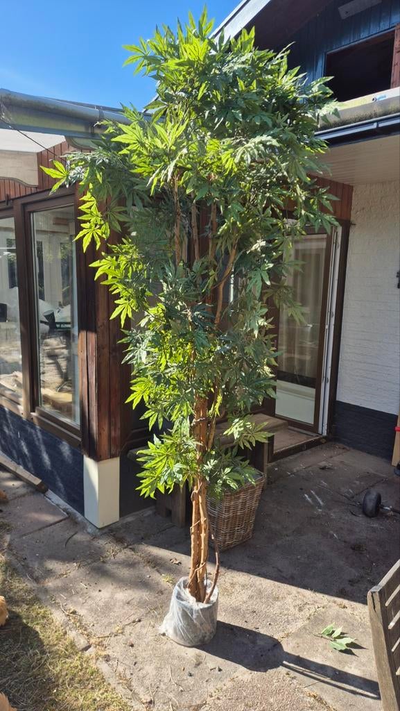 Grote realistische kunstplant voor volière of tuin