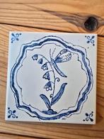 Mosa tegeltje in de stijl van Delfts blauw, Antiek en Kunst, Ophalen of Verzenden