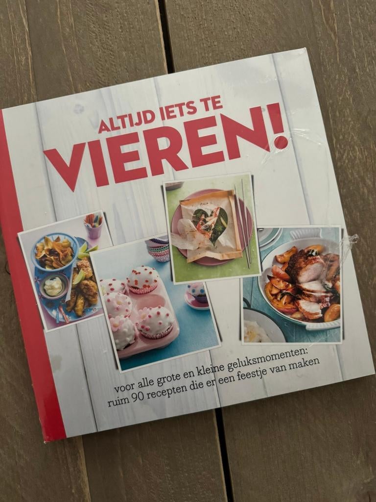 NIEUW > Altijd iets te Vieren / Albert Heijn Jubileum boek, Albert Heijn, Verzenden, Nieuw, Taart, Gebak en Desserts