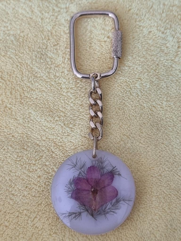 Sleutelhanger met gedroogde bloem en plantje, Verzamelen, Ophalen of Verzenden, Nieuw, Dier of Natuur