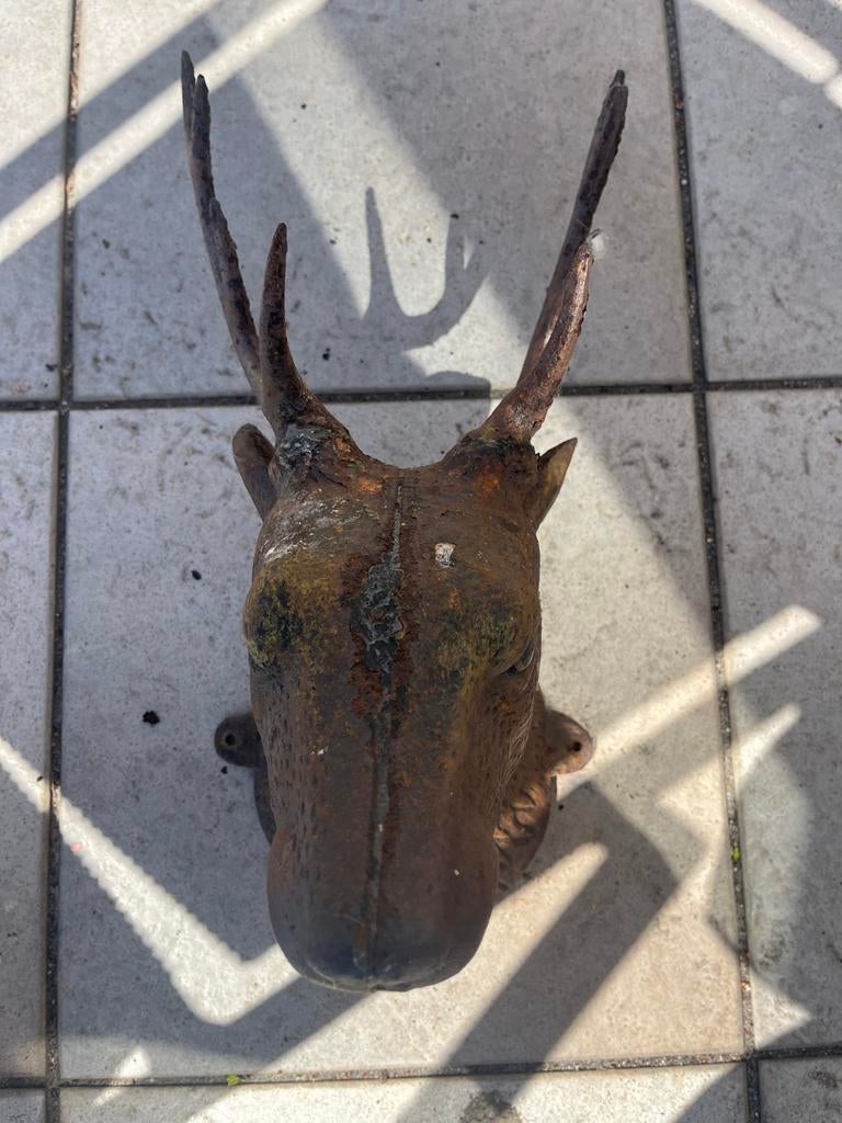 Decoratief gietijzeren hert met gewei, Ophalen, Gebruikt, Metaal, Bruin