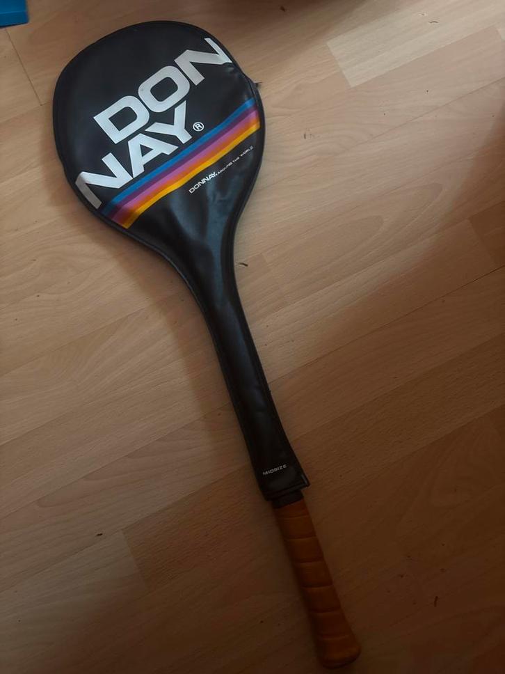 Donnay Tennisracket met hoes - Vintage Midsize, Sport en Fitness, Tennis, Gebruikt, Racket, Dunlop, Ophalen of Verzenden