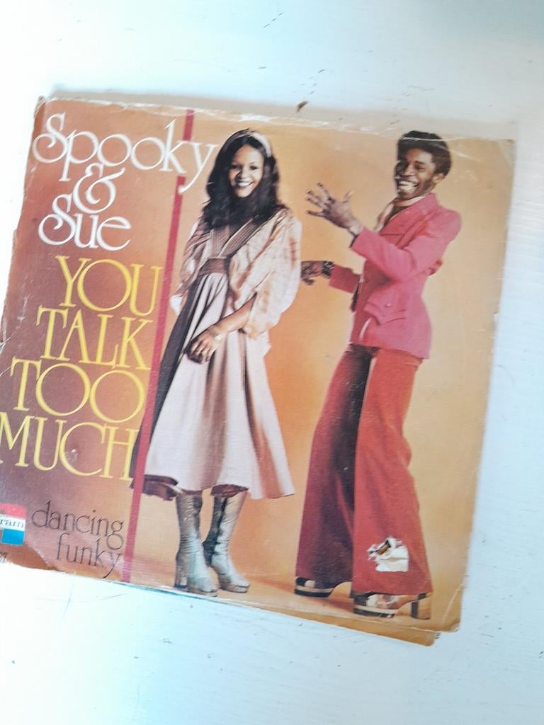Spooky & sue 7inch you talk too much, Cd's en Dvd's, Vinyl Singles, Ophalen of Verzenden, Zo goed als nieuw, Pop