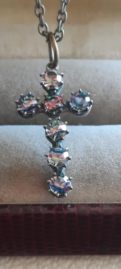 Antieke  ketting, zilver kruisje met regenboog kristal, Ophalen of Verzenden, Zilver, Ketting
