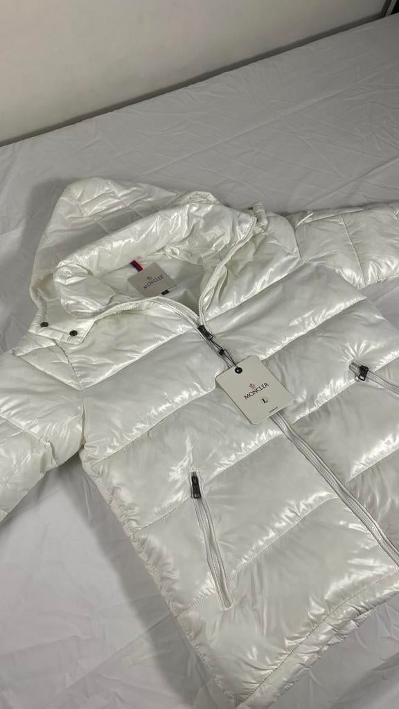 Witte Moncler jas, Ophalen of Verzenden, Zo goed als nieuw, Maat 52/54 (L), Wit