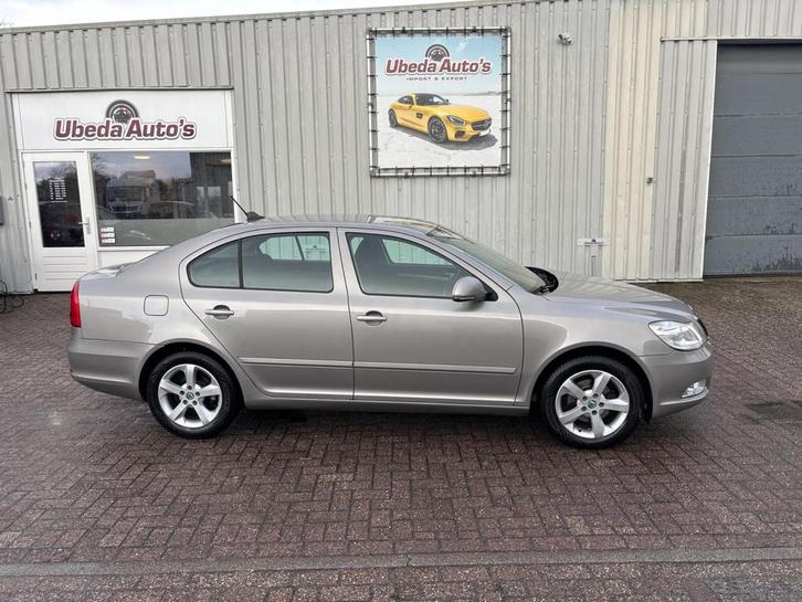 Skoda Octavia 1.2 TSI Arctic 5 DEURS NL AUTO KM 204825 NAP 4, Auto's, Skoda, Bedrijf, Te koop, Octavia, ABS, Airbags, Airconditioning