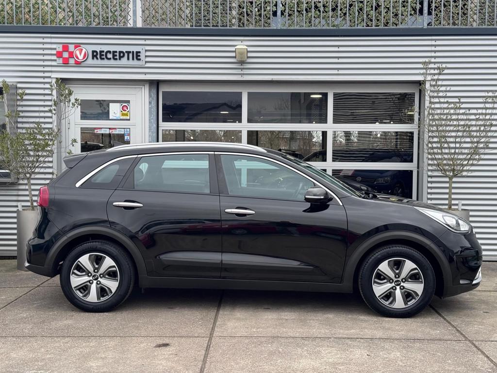Kia Niro 1.6 GDi Hybrid DynamicLine / Navi / Carplay / A.Cam, Gebruikt, Euro 6, Leder en Stof, Zwart