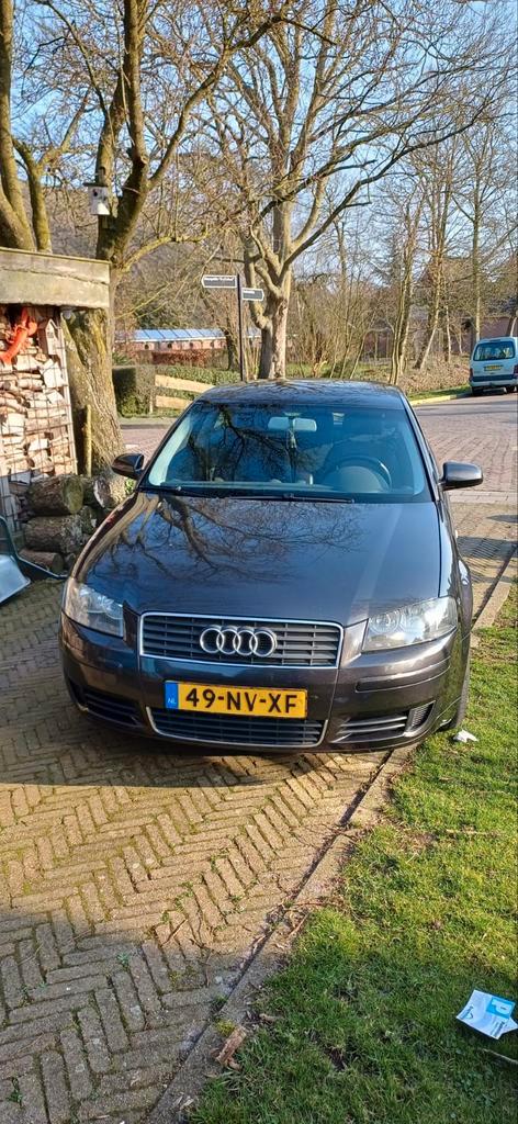Audi A3 zwart 376694 km, Auto's, Audi, Particulier, A3, Benzine, C, Hatchback, Handgeschakeld, Origineel Nederlands, Zwart, Voorwielaandrijving