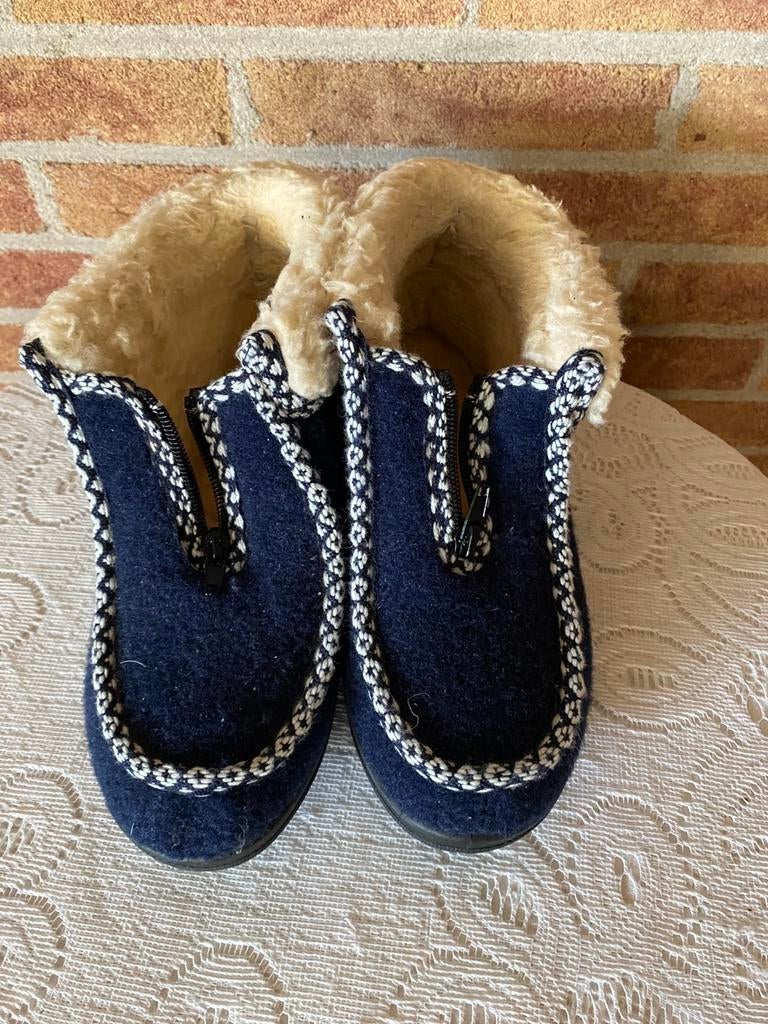 Dames pantoffels, Overige kleuren, Ophalen of Verzenden, Zo goed als nieuw, Pantoffels of Sloffen