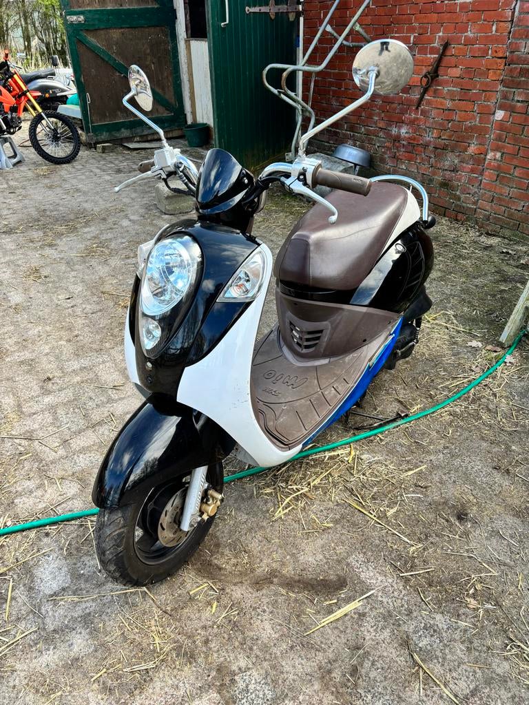 Sym Mio Snor Scooter, Fietsen en Brommers, Ophalen of Verzenden, Gebruikt, Benzine, SYM