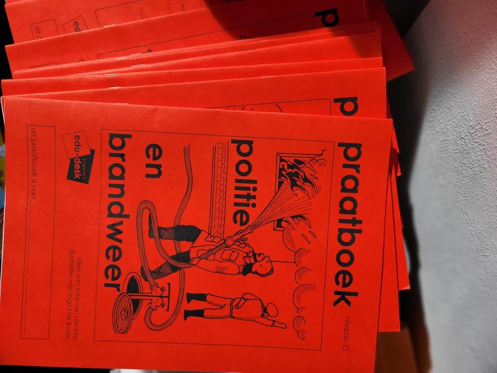 NT2 materiaal: 14 thema's praatboeken, Boeken, Ophalen of Verzenden, Beta, Zo goed als nieuw, Overige niveaus