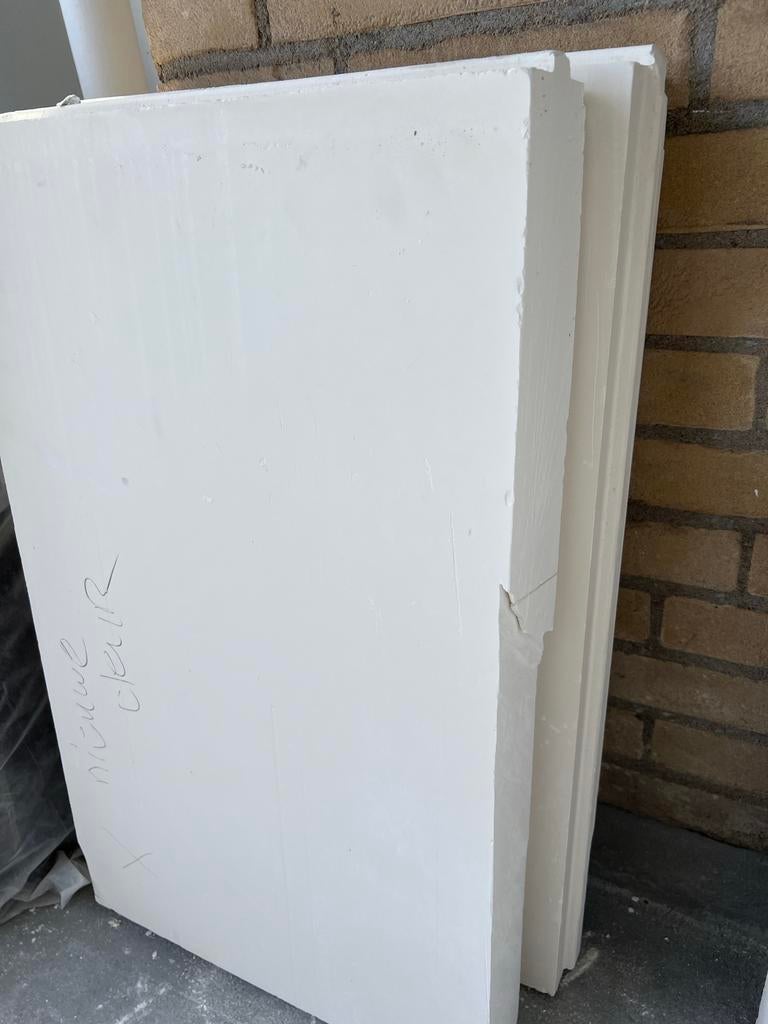 3 gipsblokken met beschadigingen, Ophalen, Gedragen