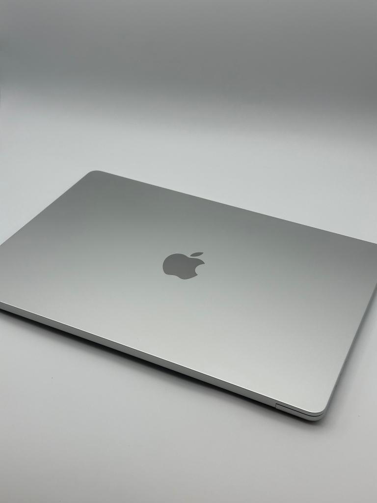 MacBook Air 15" M2 | 256 GB | Zilver | Topstaat | Garantie, 256 GB, 8 GB, One Apple Park Way, Cupertino, CA 95014, Verenigde Staten.