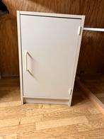 Crèmekleurig kastje met twee planken, Huis en Inrichting, Kasten | Overige, Ophalen, Gebruikt