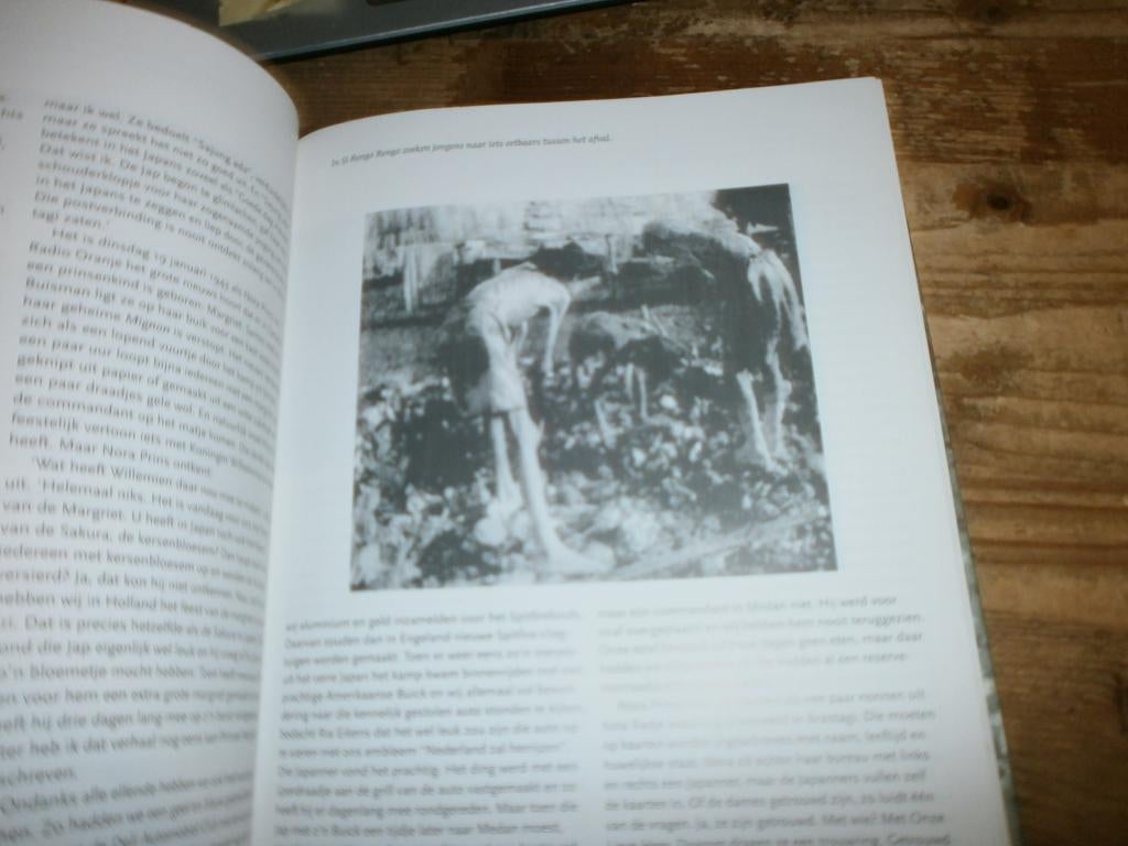 met de dood voor ogen overleven in de strijd om indie, Boeken, Ophalen of Verzenden, Tweede Wereldoorlog, Gelezen, Overige onderwerpen