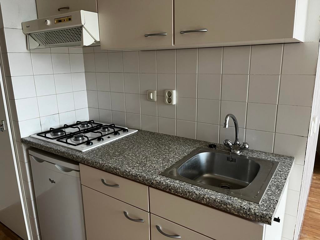 Keukenblok met kookplaat, afzuigkap en wasbak, Huis en Inrichting, Keuken | Complete keukens, Ophalen, Gebruikt, Overige materialen