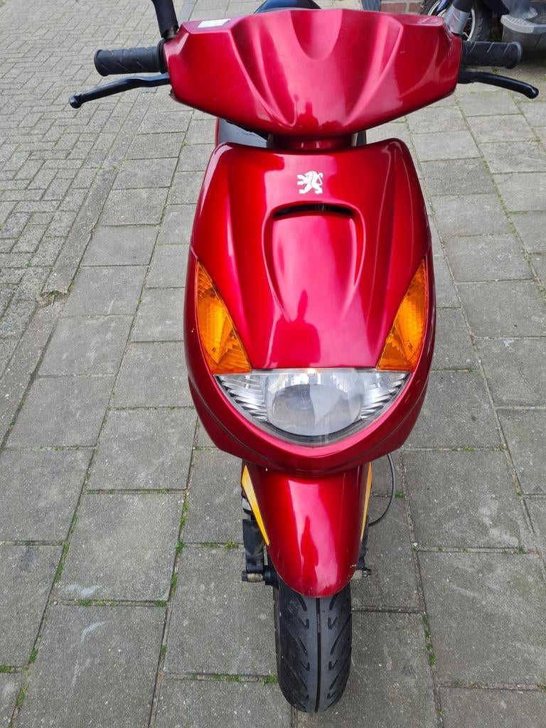Te Koop  mooie Viva City, Fietsen en Brommers, Brommeronderdelen | Scooters, Ophalen, Zo goed als nieuw, Overige typen, Peugeot
