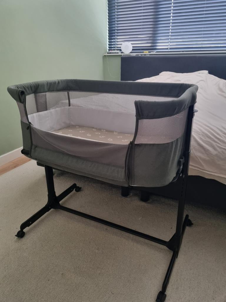 Co-sleeper Novi groen inclusief matras en twee hoeslakens, Ophalen of Verzenden, Zo goed als nieuw, Wieg