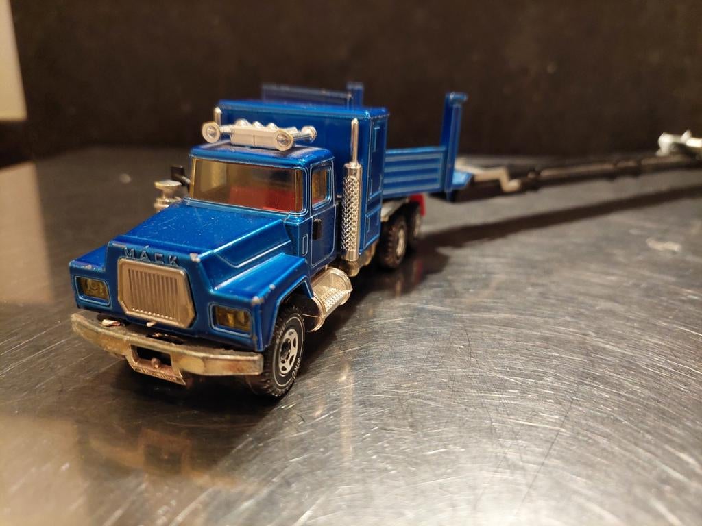 Mack vrachtwagen/mack truck met trailer/ vintage/matchbox, Ophalen of Verzenden, Gebruikt, Bus of Vrachtwagen