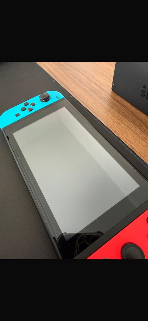 Nintendo switch in nieuwstaat, Spelcomputers en Games, Ophalen of Verzenden, Zo goed als nieuw, Met 2 controllers, Switch 2019 Upgrade