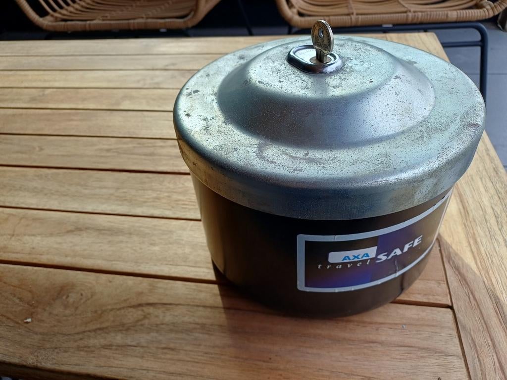 kluisje voor in caravan en boot., Ophalen, Gebruikt