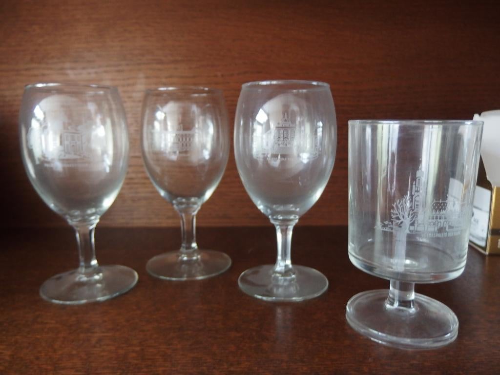 Set glazen paleizen Nederland, Verzamelen, Koninklijk Huis en Royalty, Ophalen of Verzenden, Servies