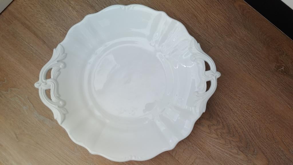 Elegante porseleinen schaal - serveerbord van P. Regout, Ophalen of Verzenden