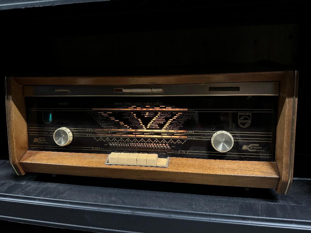 Philips Buizenradio Radiomeubel Antiek voor onderdelen, Antiek en Kunst, Antiek | Tv's en Audio, Ophalen