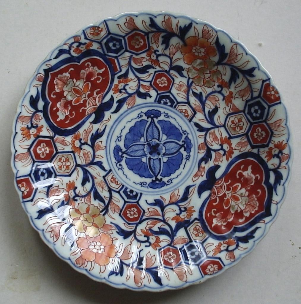 Antiek porceleinen bord / schotel. Japan Imari porcelein (a), Verzenden