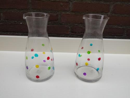 Water schenkers met gekleurde stippen, merk L. Dake en Zn, 2, Huis en Inrichting, Keuken | Servies, Ophalen of Verzenden, 'T Olde Gre-j