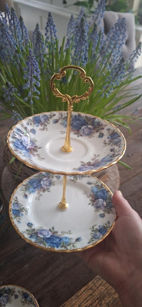 Royal Albert Moonlight Rose Etagère Handmade €37,50, Ophalen of Verzenden, Zo goed als nieuw