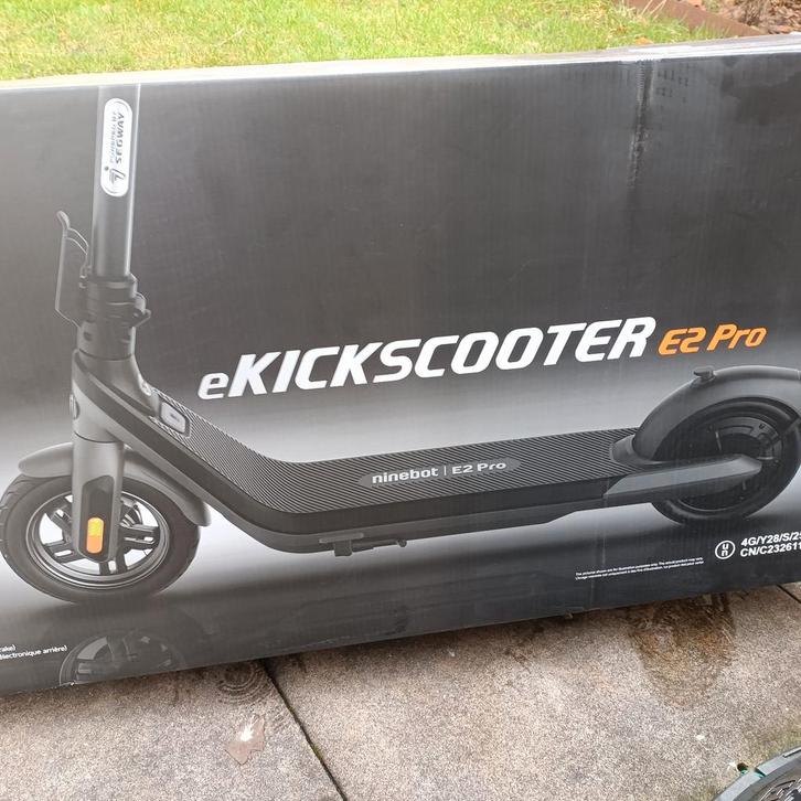 Ninebot E2 Pro Elektrische Step - Zo Goed Als Nieuw, Fietsen en Brommers, Elektrische fietsen, Zo goed als nieuw, Overige merken