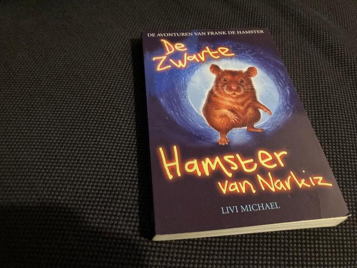 🐹 Livi Michael - De Zwarte Hamster van Narkiz, Boeken, Kinderboeken | Jeugd | onder 10 jaar, Zo goed als nieuw, Non-fictie, Ophalen of Verzenden