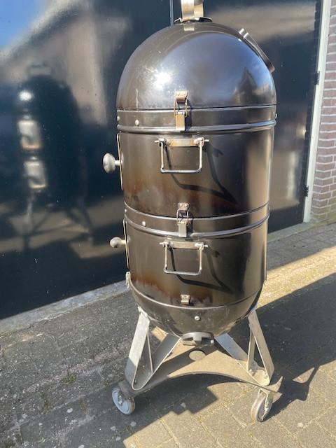 Fornetto Smoker BBQ, Tuin en Terras, Houtskoolbarbecues, Ophalen, Gebruikt, Fornetto Smoker BBQ, Met accessoires