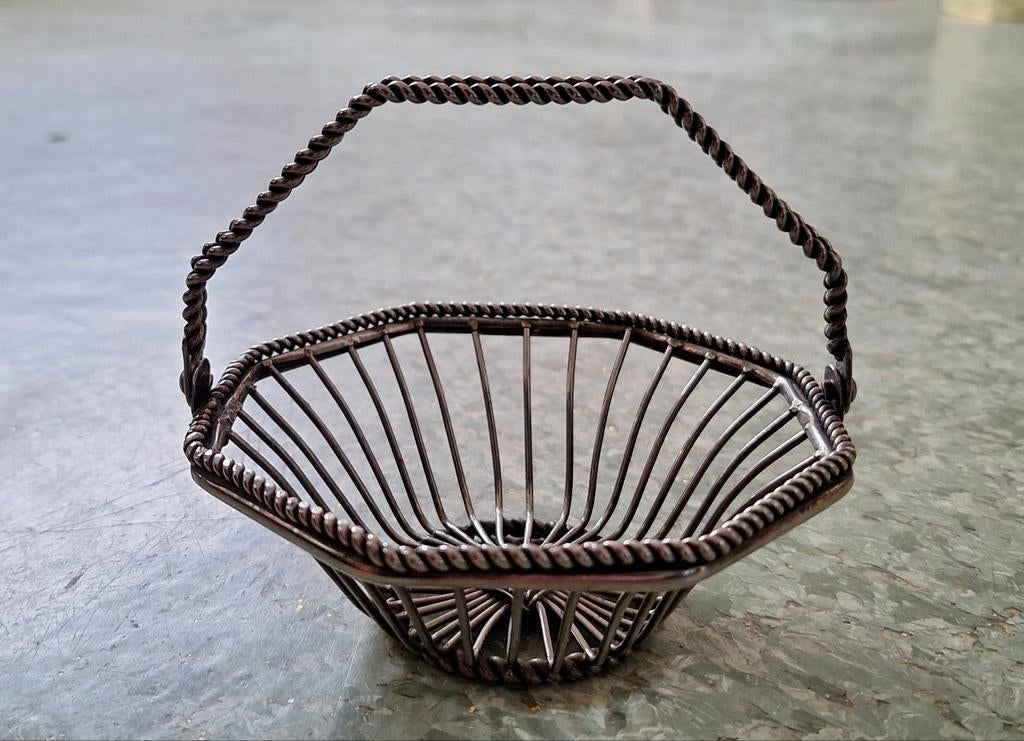 Te koop: vintage verzilverde draadmand, Antiek en Kunst, Curiosa en Brocante, Ophalen