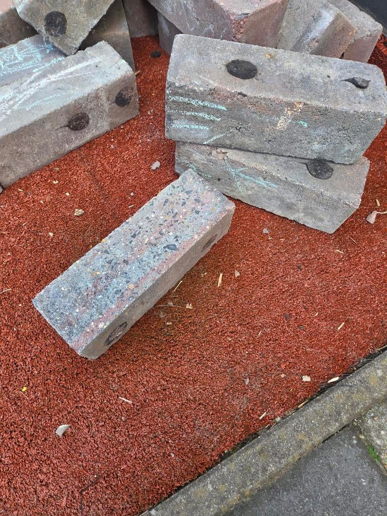 Gratis af halen stapel blokken ( steen), Doe-het-zelf en Verbouw, Metalen, Ophalen
