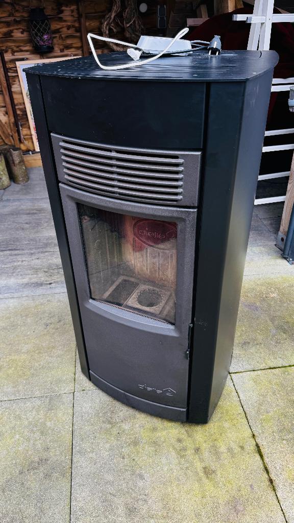 dielle libeccio evo 80 pelletkachel, Huis en Inrichting, Kachels, Ophalen, Gebruikt, Overige brandstoffen, Pelletkachel