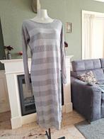 Moscow grijs gestreepte lange jurk S, Kleding | Dames, Jurken, Verzenden, Maat 42/44 (L), Moscow, Knielengte