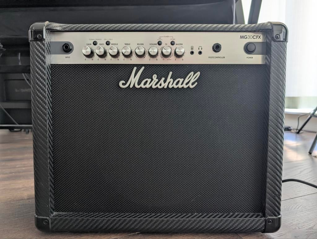 Marshall MG30CFX Carbon Fiber, Muziek en Instrumenten, Versterkers | Bas en Gitaar, Ophalen, Zo goed als nieuw, Gitaar, Minder dan 50 watt