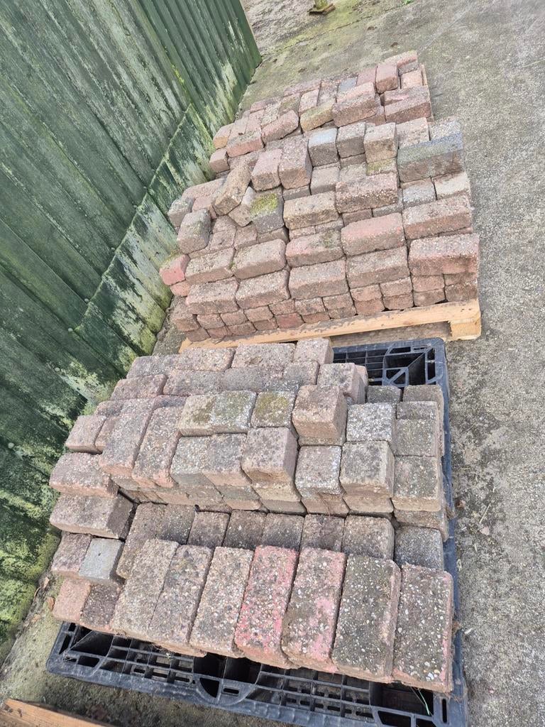 Betonklinkers - 8-10 m2, hele en halve stenen, Doe-het-zelf en Verbouw, Metselstenen, Ophalen, Gebruikt, Beton