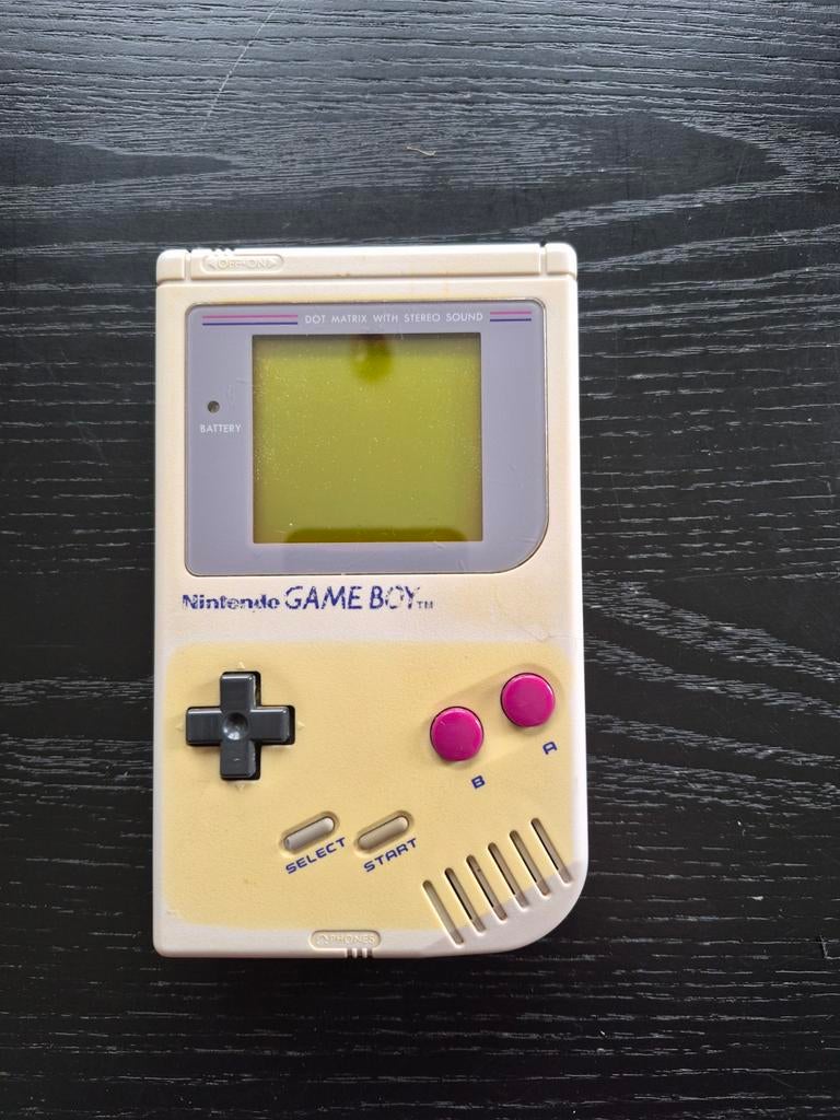 Game Boy Classic 1989 - Werkt nog, veel gebruikt en vergeeld, Ophalen of Verzenden, Gebruikt