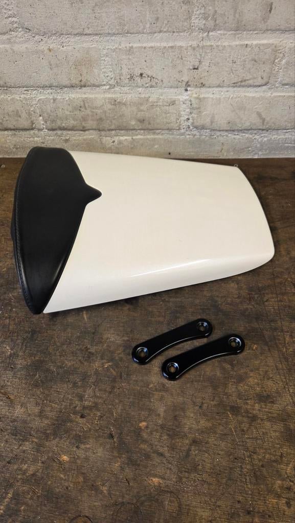 Triumph daytona 675r 2012 zadel duocover contactslot 675, Motoren, Onderdelen | Overige, Ophalen of Verzenden