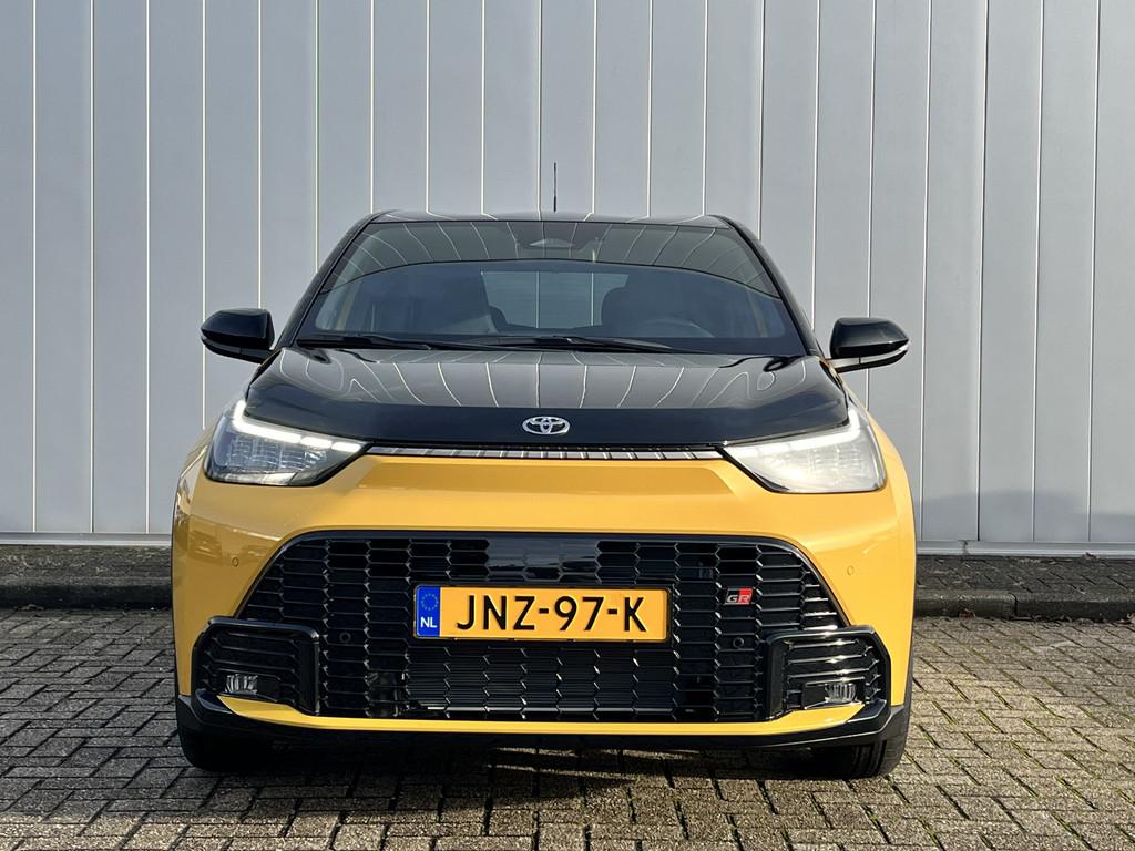Toyota Aygo X Hybrid 115 GR Sport DEMO Nieuw Model, Auto's, Toyota, Stof, Gebruikt, Overige kleuren, 4 stoelen