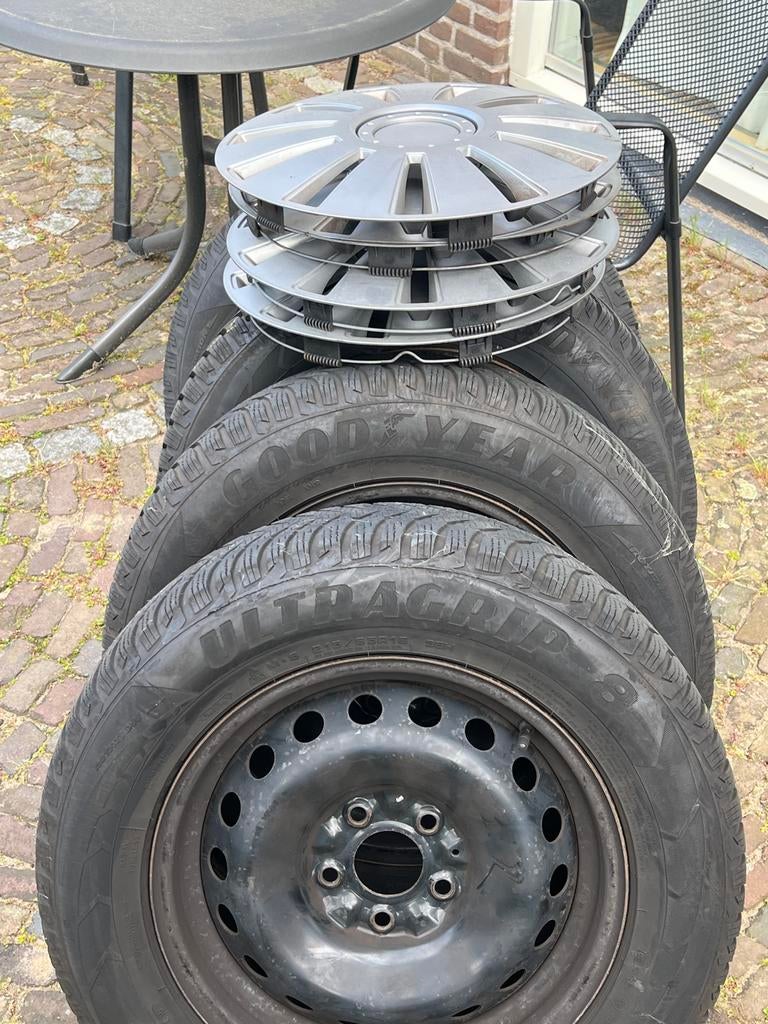 Goodyear ULTRAGRIP PERFORMANCE 3 Winterbanden 215/65R16 98H, Ophalen, Gebruikt